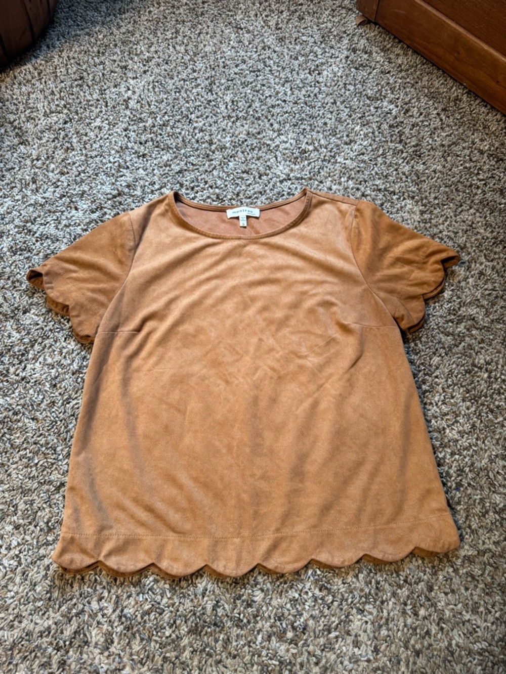 Suede-Effect Scalloped Short Sleeve Tee in Cognac